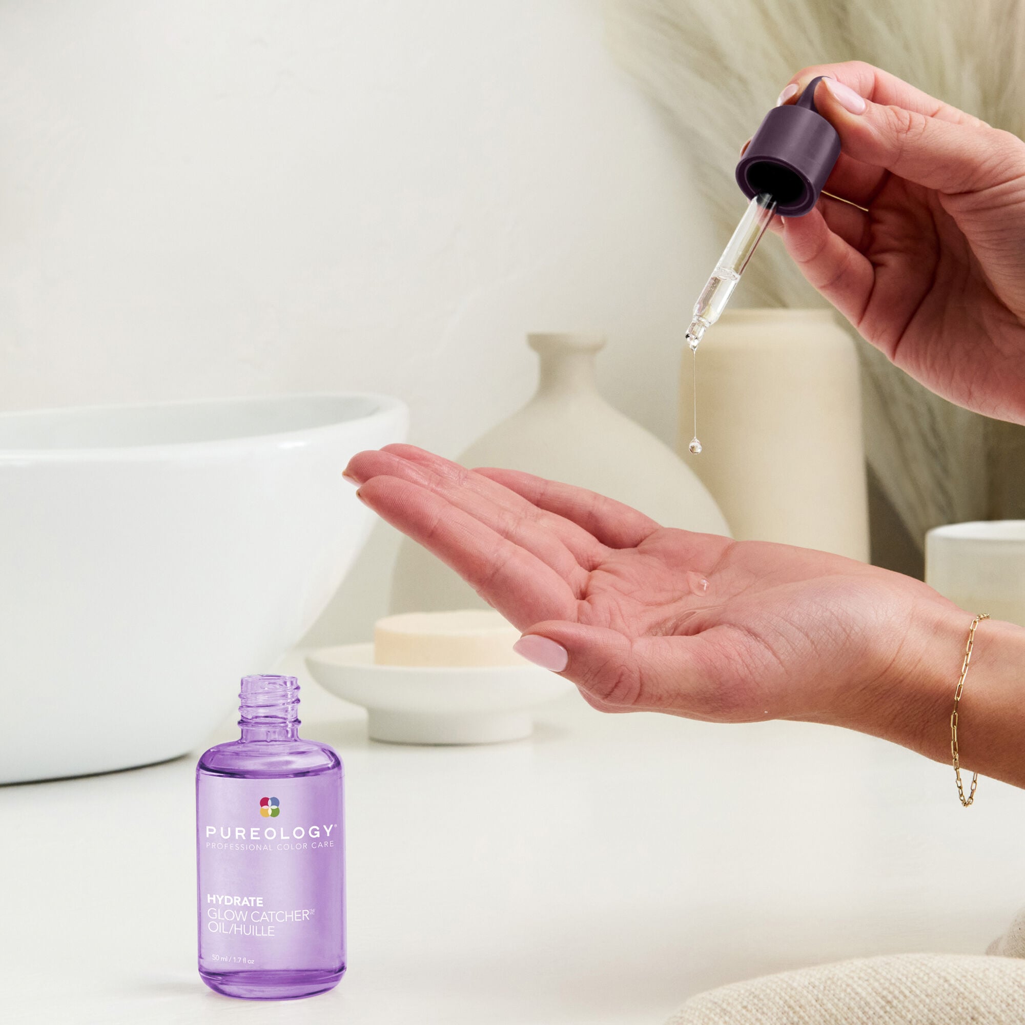 Hydrate Glow Catcher: Hydrating Hair Oil for Frizz Control & Shine